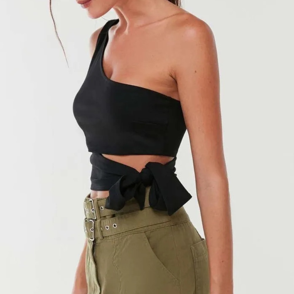 urban outfitters black tie top